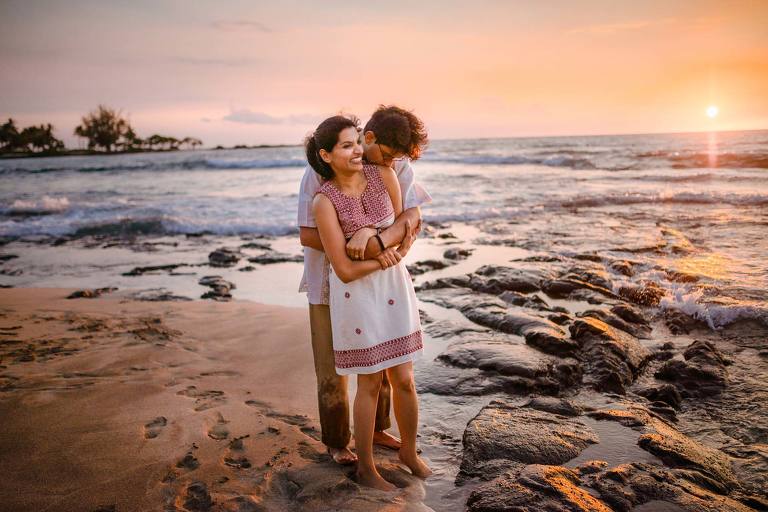 Sunset couple in Hawaii